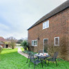 Отель Serene Holiday Home in Hawkinge With Garden, фото 10
