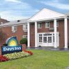 Отель Days Inn Cleveland Lakewood в Лейквуде