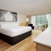 Отель Radisson Admiral Toronto Harbourfront, фото 4