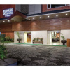 Отель BloomSuites Ahmedabad, фото 1