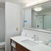 Отель Hampton Inn & Suites Rogers, фото 9