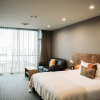 Отель King and Queen Hotel Suites, фото 6