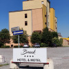 Отель Break Hotel, фото 1