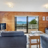 Отель Jade Parrot - Snells Beach Holiday Home, фото 9