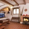 Отель Spacious Villa in Monte San Savino with Swimming Pool, фото 2