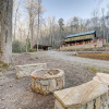 Отель 'twin Creeks Lodge' w/ Hot Tub < 1 Mi to Lake!, фото 1