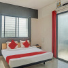 Отель OYO Flagship 76624 Hotel Green Leaves, фото 3
