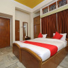 Отель OYO 11696 Holiday Inn Guest House, фото 11