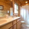 Отель Bear Creek Lodge Covered Bridge - Five Bedroom Cabin, фото 10