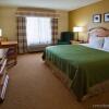 Отель Country Inn & Suites by Radisson, St. Cloud West, MN, фото 4