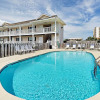 Отель Gulf Shores Condo Ideal for Snowbirds by RedAwning, фото 8