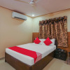 Отель OYO Flagship 18926 Tourist Krishna Inn, фото 3
