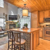 Отель Remodeled Crestline Retreat: Walk to Lake Gregory!, фото 12