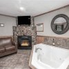 Отель Crescent Moon, Studio, Fireplace, Jetted Tub, Midtown, Sleeps 2, фото 9