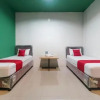 Отель RedDoorz near Pantai Tanjung Pendam 2, фото 13