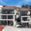 Отель Blue Whisper Luxury Living Suites, фото 1