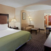 Отель Holiday Inn Express Suites Charleston, An Ihg Hotel, фото 5
