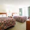 Отель Rodeway Inn & Suites Greensboro Southeast, фото 22