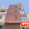Отель OYO 87826 Hotel Clarke Inn, фото 1