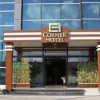 Отель The Corner Hotel, фото 1