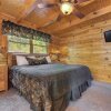 Отель Wilderness Lodge, 3 Bedrooms, Loft, Hot Tub, Sleeps 14, фото 12