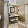 Отель Sheraton Suites Calgary Eau Claire, фото 7