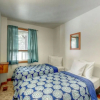 Отель Spacious 8 bdrm Cottage, Hot Tub, Sauna, BBQ, Private Beach Access, Petfriendly, фото 2