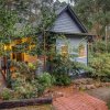 Отель Garden Cottage at Fern Falls Cottages в Мельбурне