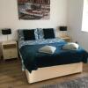 Отель Moden 1-bedroom flat perfect for match / city break в Ливерпуле