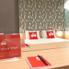 Отель ZEN Premium Sampoerna Strategic Square, фото 15