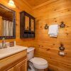Отель Moonlight and Memories - Two Bedroom Cabin, фото 33