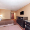 Отель Howard Johnson Hotel by Wyndham Newark Airport, фото 2