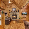 Отель Point Of View - Spacious 2 Bedroom With a Loft Just off Glades Road 2 Cabin by RedAwning, фото 15
