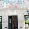 Отель Moonstar Beach Hotel, фото 1