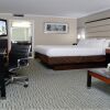 Отель Holiday Inn Plainview-Long Island, an IHG Hotel, фото 3