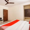 Отель OYO 70214 Kartik House, фото 5