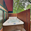 Отель Mountain Echoes : Hot Tub & Home Theater! 2 Bedroom Cabin, фото 18