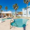 Отель Mermaids Lair - Large 4BR House - Steps From Beach, фото 17