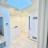 Отель Lovely 2-story 2-bedroom unit with free secure parking, фото 14