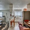 Отель Centrally Located Apt ~ Half-mi to Ucsf Fresno!, фото 4