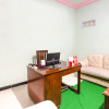 Отель OYO 1689 Sumber Urip Family Homestay Syariah, фото 12