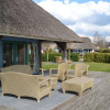 Отель Stylish Thatched Villa with 2 Bathrooms near Giethoorn, фото 1