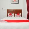 Отель Penginapan Eby by OYO Rooms, фото 4