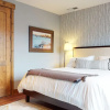 Отель Snowcreek VI The Lodges 1127 3 Suites, Spacious with Mountain Views, Private Garage and Washer Dryer, фото 4