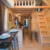 Отель Mount Hood Village Lincoln Tiny House 2, фото 6