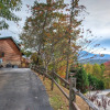 Отель Enchanted View Lodge 3 Bedroom Cabin by Redawning, фото 22