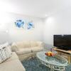 Отель Family Home-Metrotown by Elevate Rooms, фото 14