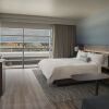 Отель Buffalo Marriott at LECOM HARBORCENTER, фото 6