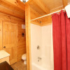 Отель Sweet Surrender - One Bedroom Cabin, фото 18