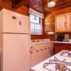 Отель Couples Cove Lakefront Cabin by RedAwning, фото 13